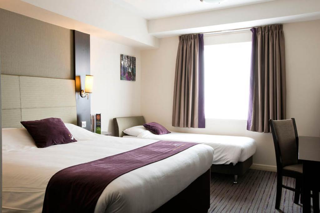 Premier Inn Chester Central - North Exterior foto